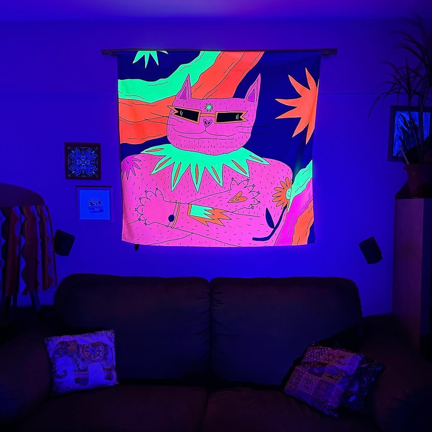 Leuchtende Pfoten / Neon Wanddekoration 70x70 cm